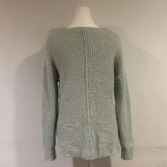 Cupcakes and Cashmere Sweater - Picture 4 of 11